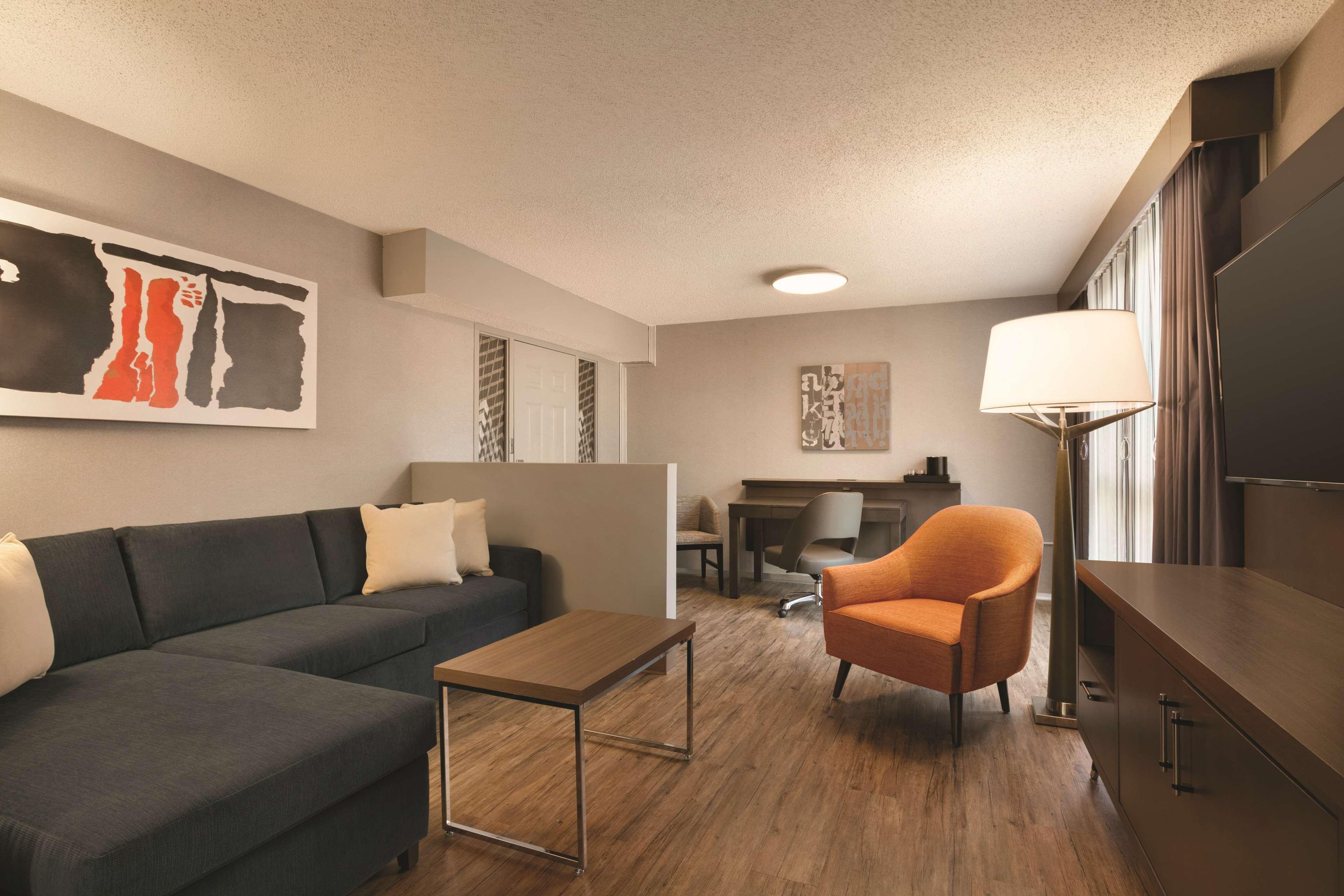 Embassy Suites By Hilton Richmond Dumbarton Εξωτερικό φωτογραφία