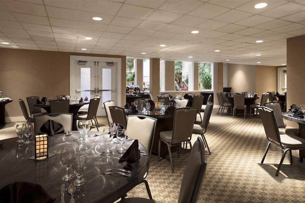 Embassy Suites By Hilton Richmond Dumbarton Ανέσεις φωτογραφία